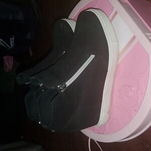 Black High-Top Girls